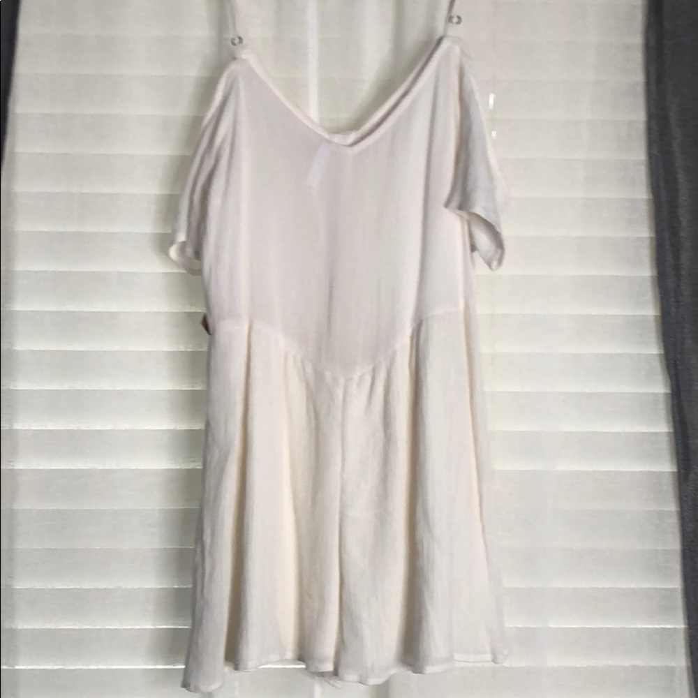 Cold Shoulder Romper - Picture 3 of 3